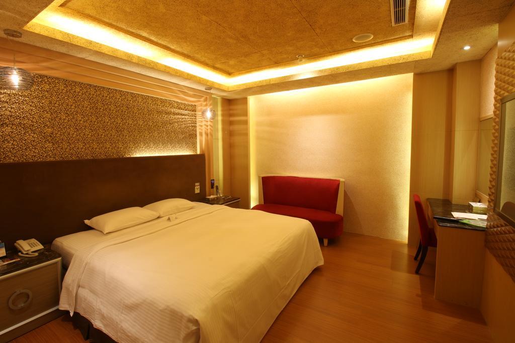 R7 Hotel Kaohsiung Exterior foto