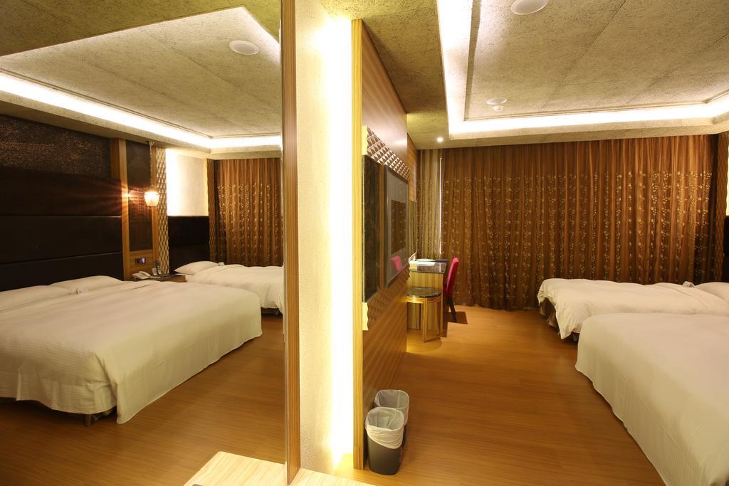 R7 Hotel Kaohsiung Exterior foto