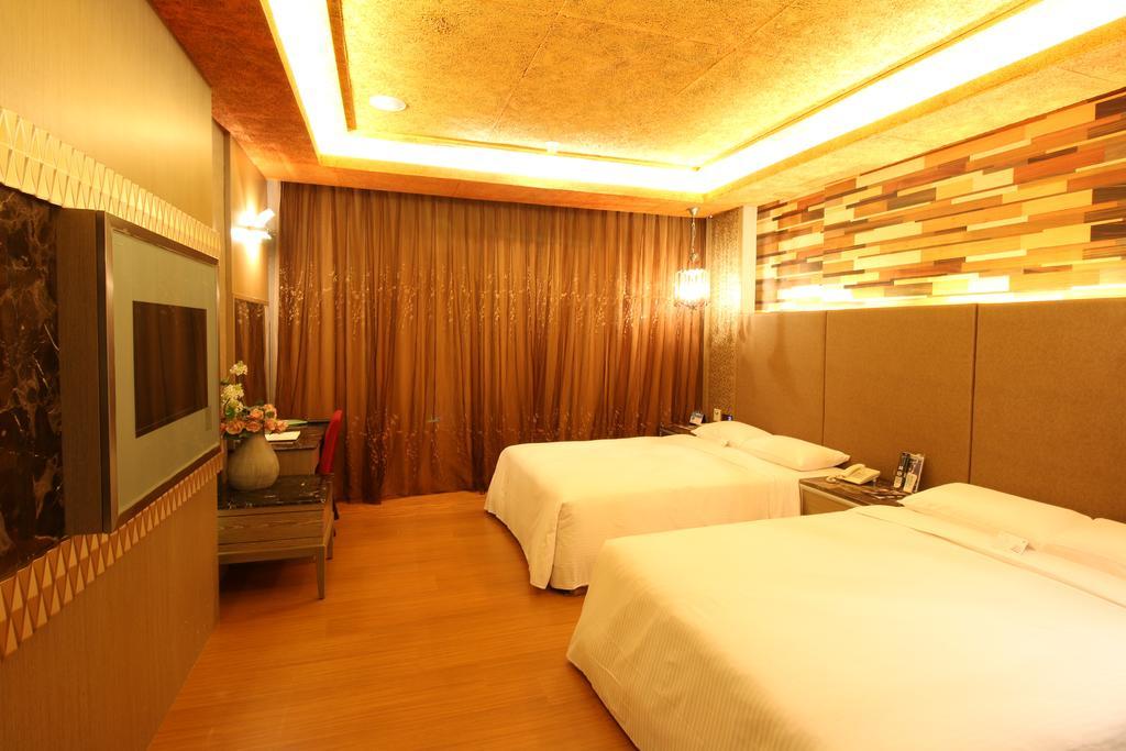 R7 Hotel Kaohsiung Exterior foto