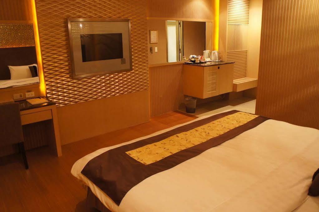 R7 Hotel Kaohsiung Exterior foto
